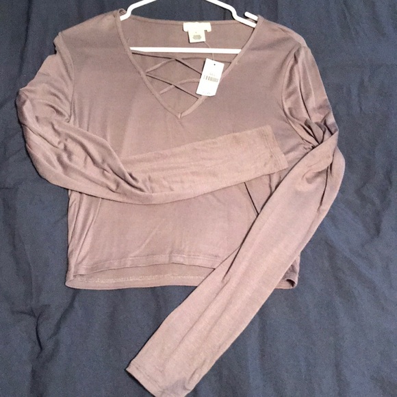Wet Seal Gray Long Sleeve Deep V Crop Top - Picture 1 of 4